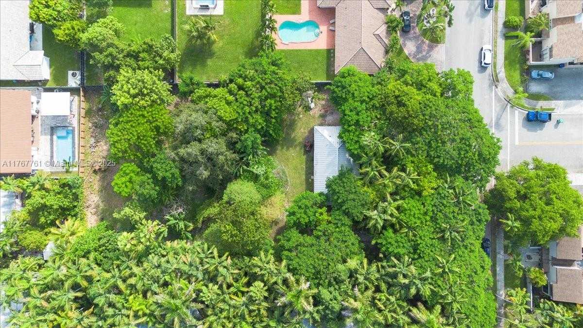 Small Image of 9055 SOUTH WEST 158TH ST, Palmetto Bay Number 9