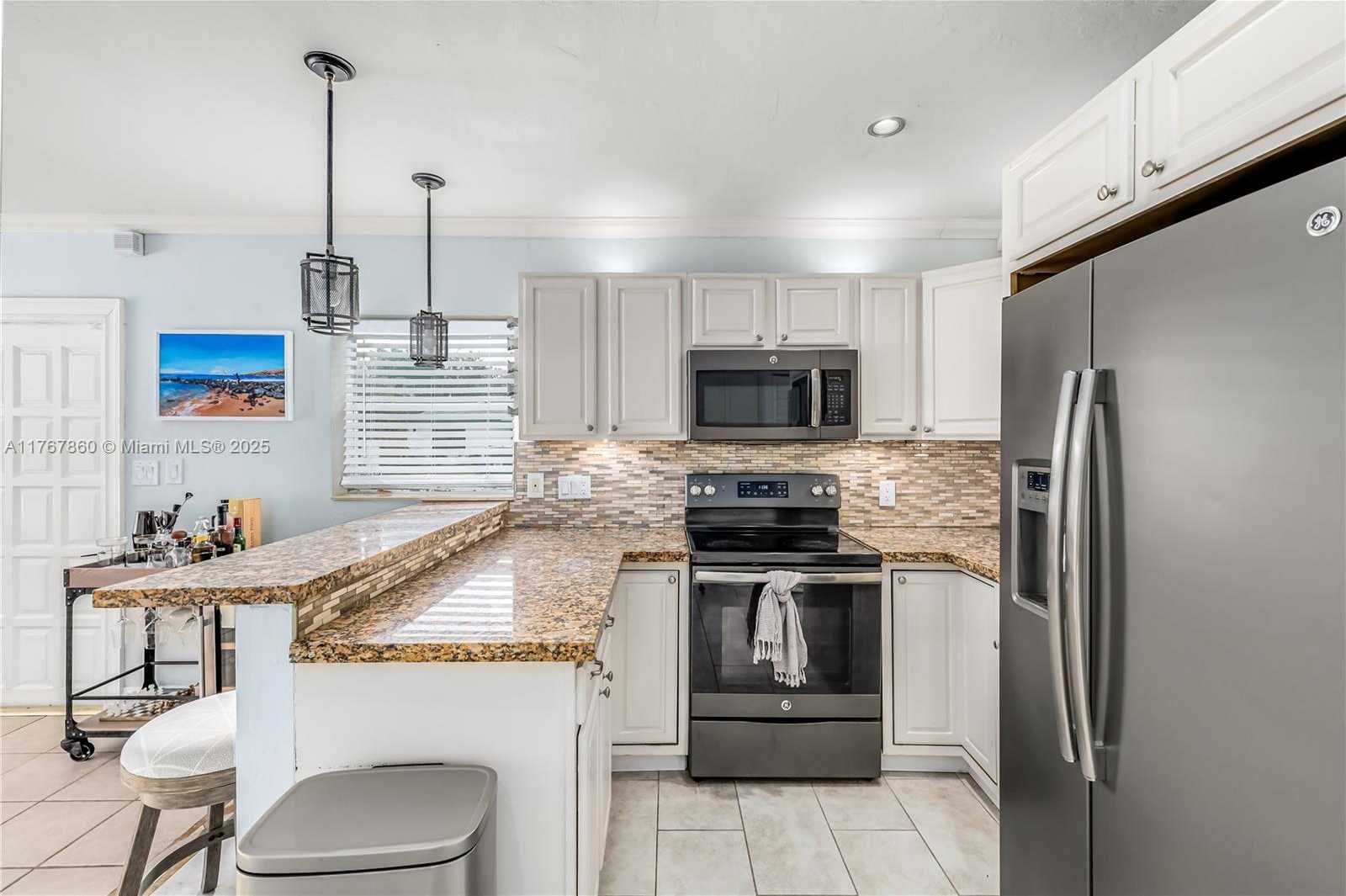 Small Image of 705 NORTH EAST 15TH CT, Fort Lauderdale Number 14