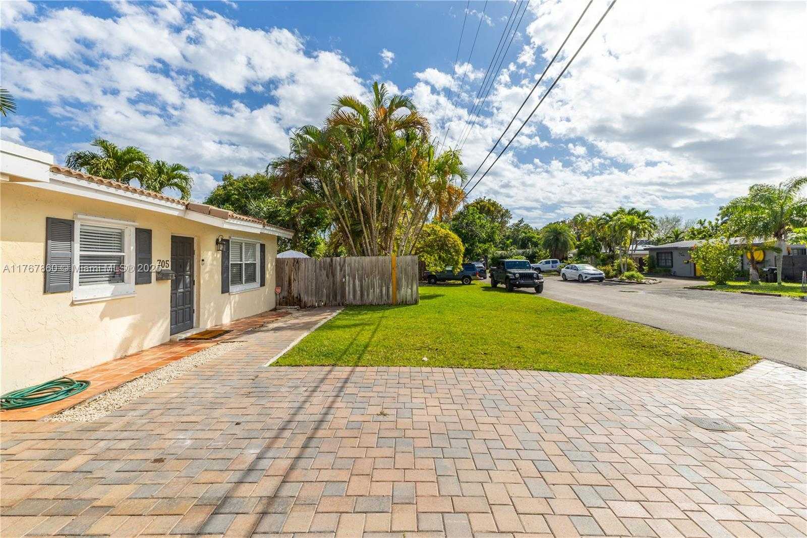 Small Image of 705 NORTH EAST 15TH CT, Fort Lauderdale Number 5