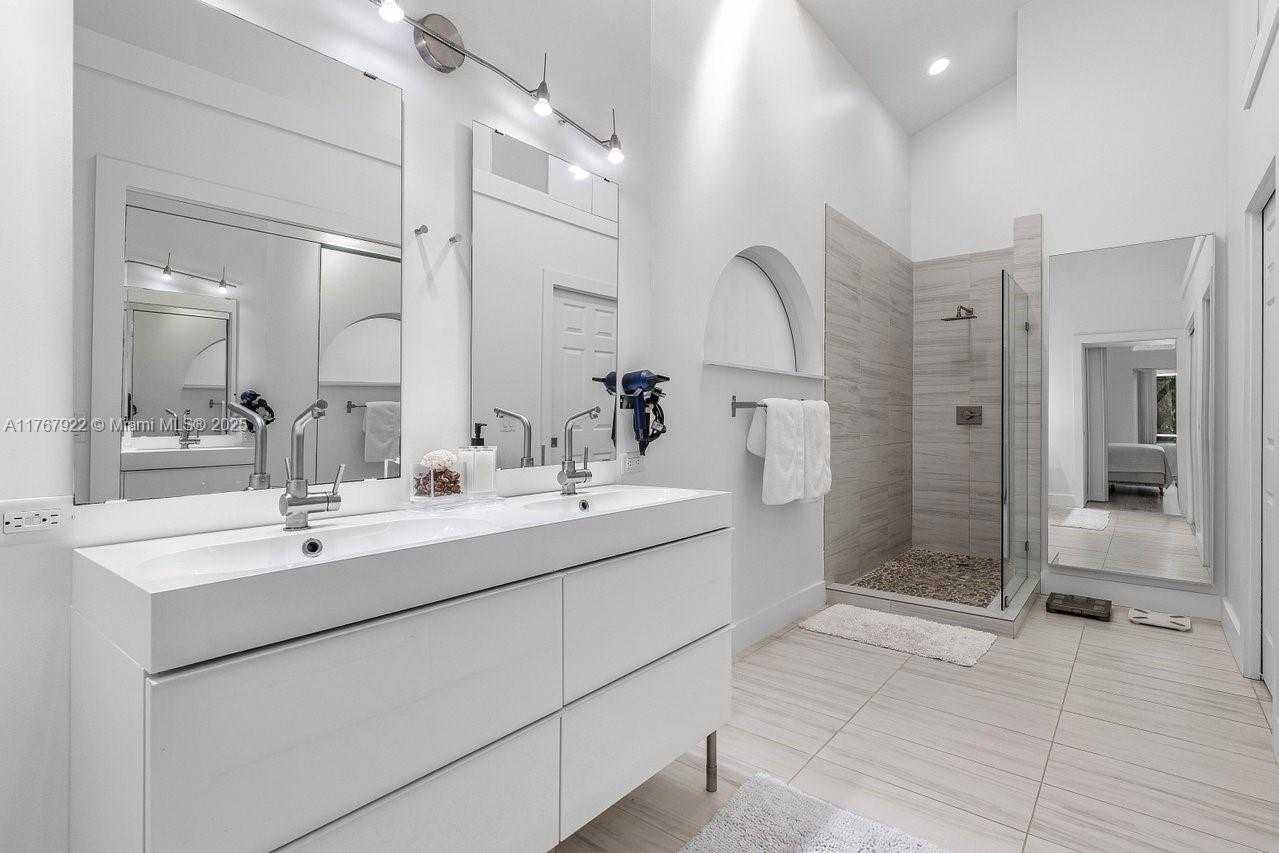 Small Image of 517 MISTY OAKS DR, Pompano Beach Number 12