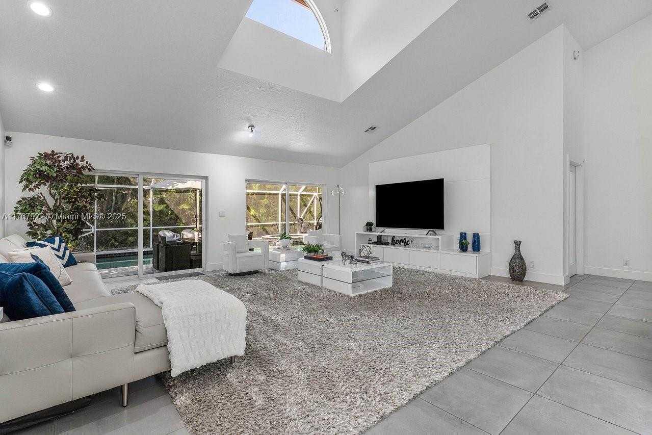 Small Image of 517 MISTY OAKS DR, Pompano Beach Number 16