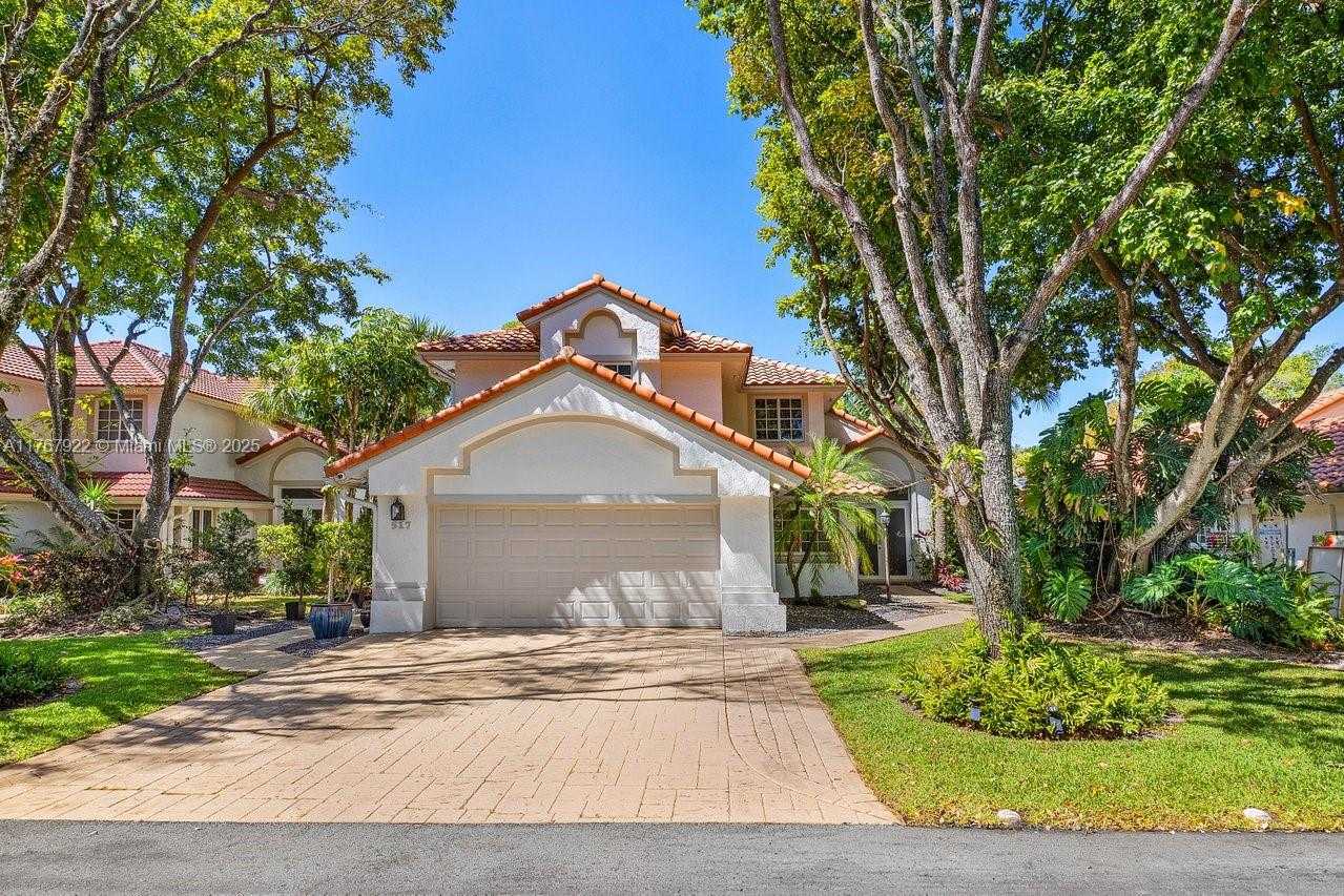 Small Image of 517 MISTY OAKS DR, Pompano Beach Number 2