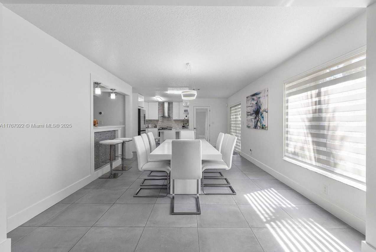 Small Image of 517 MISTY OAKS DR, Pompano Beach Number 21