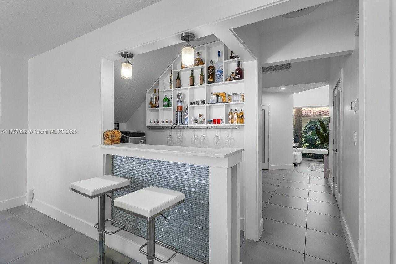 Small Image of 517 MISTY OAKS DR, Pompano Beach Number 22