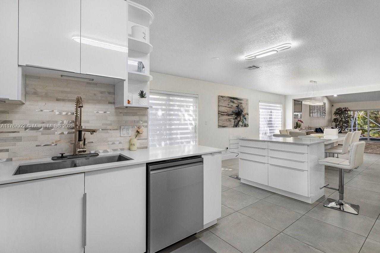 Small Image of 517 MISTY OAKS DR, Pompano Beach Number 25