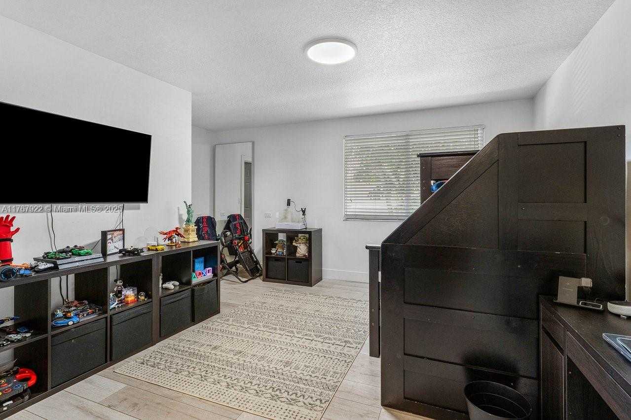 Small Image of 517 MISTY OAKS DR, Pompano Beach Number 29