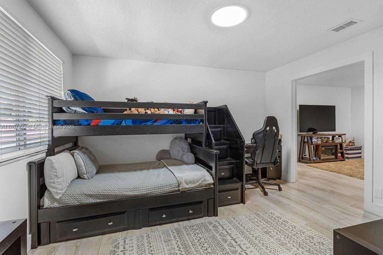 Small Image of 517 MISTY OAKS DR, Pompano Beach Number 30