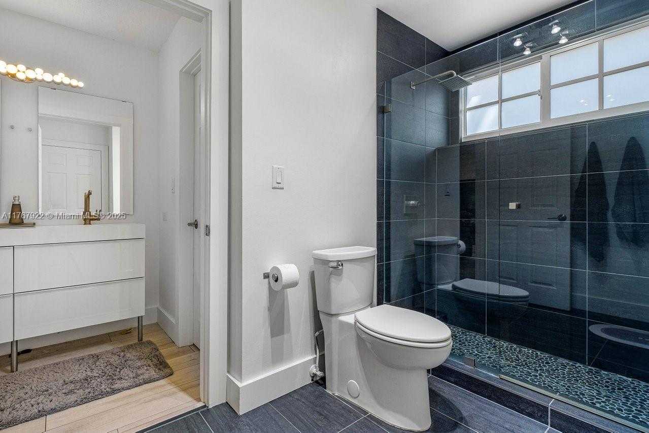 Small Image of 517 MISTY OAKS DR, Pompano Beach Number 33