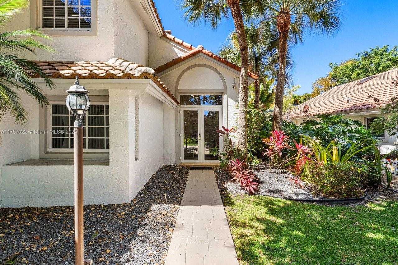 Small Image of 517 MISTY OAKS DR, Pompano Beach Number 5