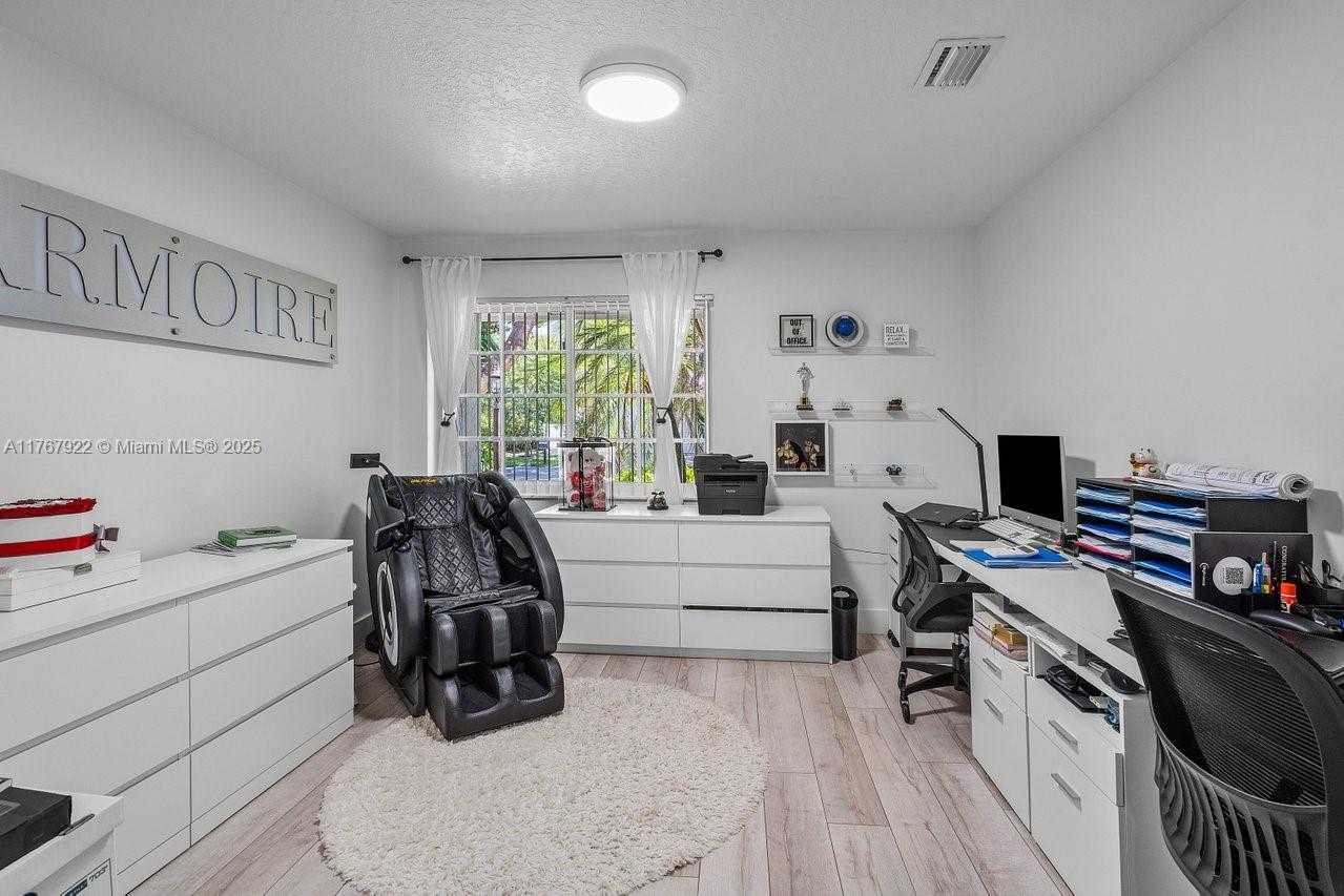Small Image of 517 MISTY OAKS DR, Pompano Beach Number 9