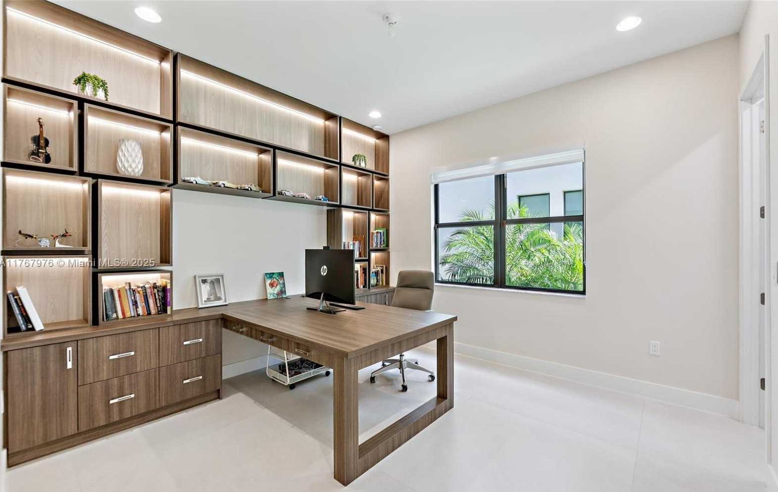 Small Image of 17182 WINDY POINTE LN, Boca Raton Number 15