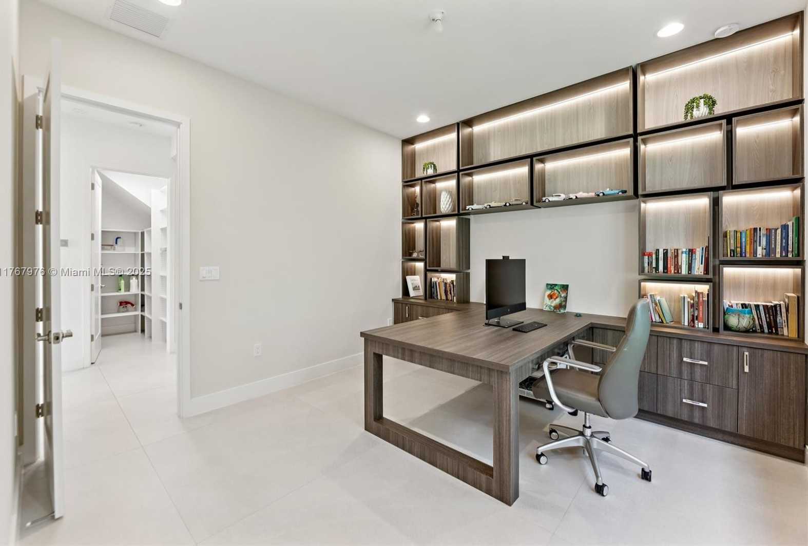 Small Image of 17182 WINDY POINTE LN, Boca Raton Number 17