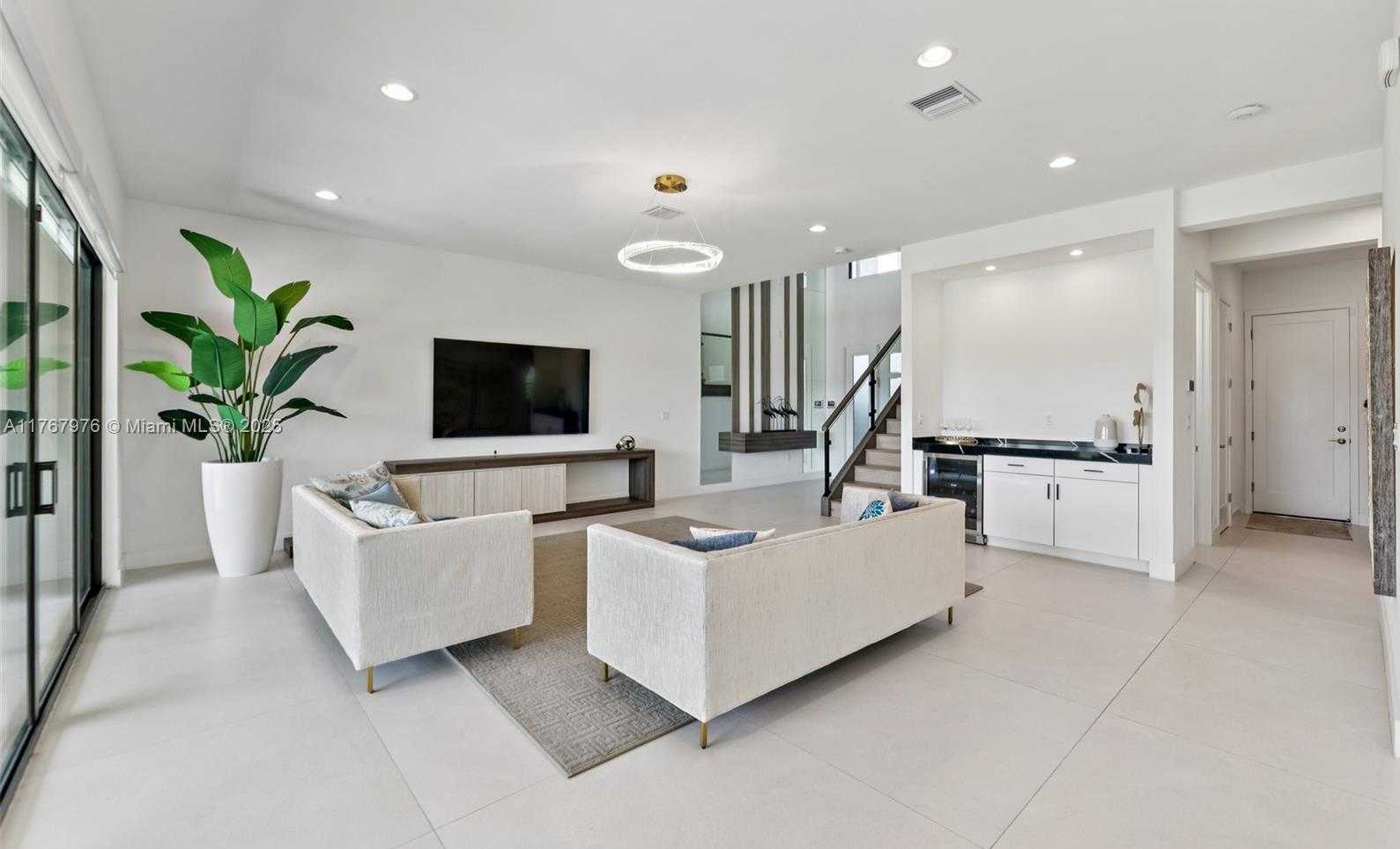 Small Image of 17182 WINDY POINTE LN, Boca Raton Number 3
