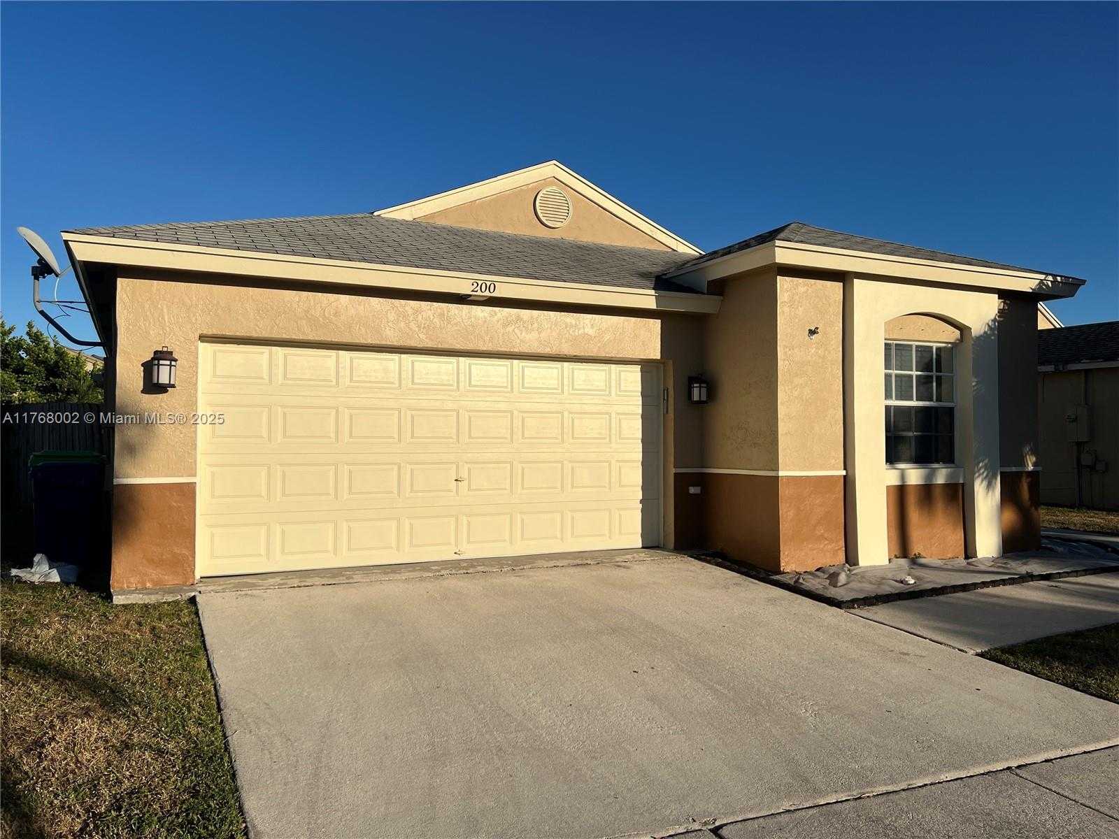 Small Image of 200 WEST RIVERBEND DR, Sunrise Number 2