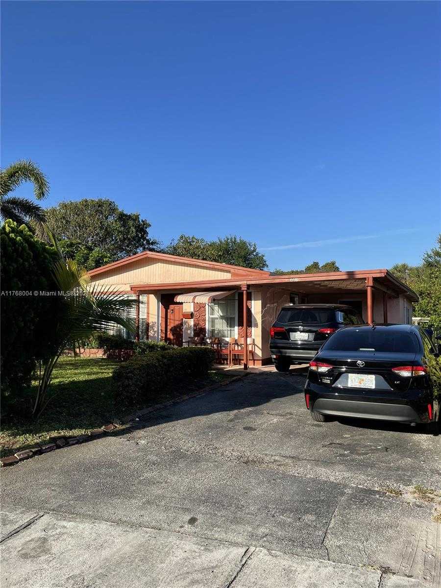 Small Image of 691 NORTH WEST 20TH CT, Pompano Beach Number 2