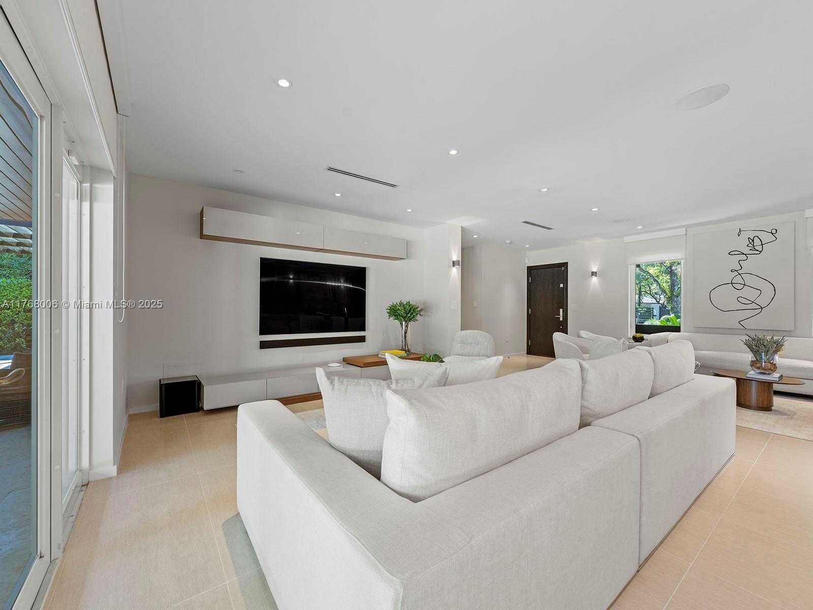 Small Image of 6401 SOUTH WEST 96TH ST, Pinecrest Number 11