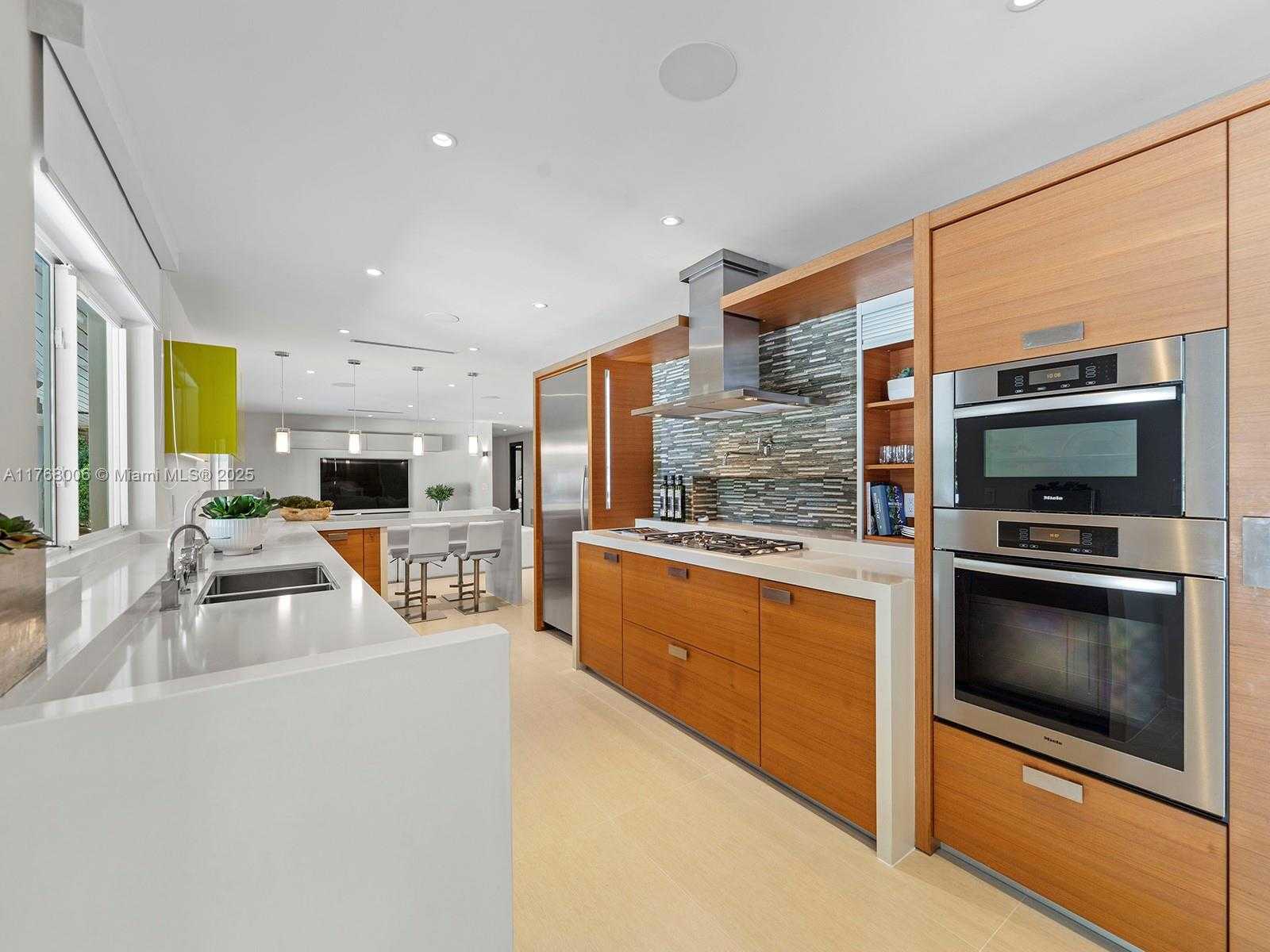Small Image of 6401 SOUTH WEST 96TH ST, Pinecrest Number 21