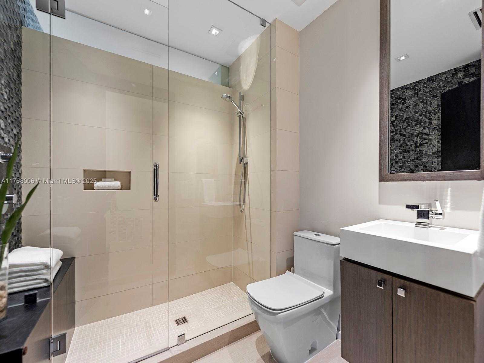 Small Image of 6401 SOUTH WEST 96TH ST, Pinecrest Number 25