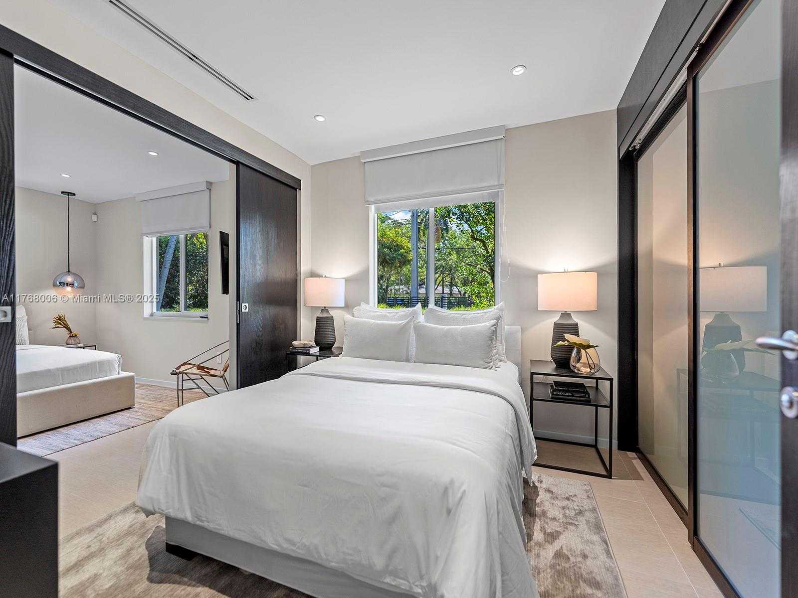 Small Image of 6401 SOUTH WEST 96TH ST, Pinecrest Number 26