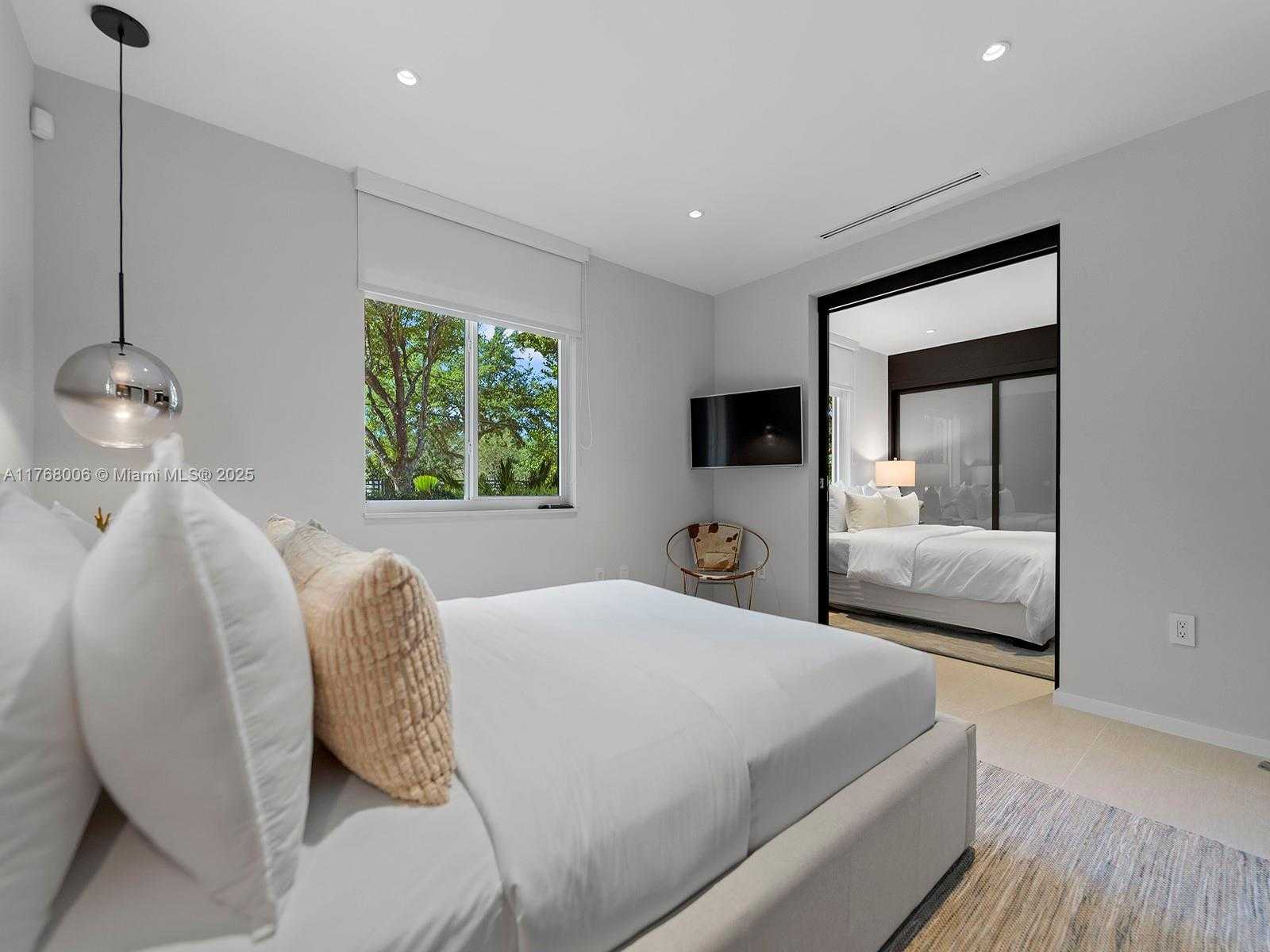 Small Image of 6401 SOUTH WEST 96TH ST, Pinecrest Number 30