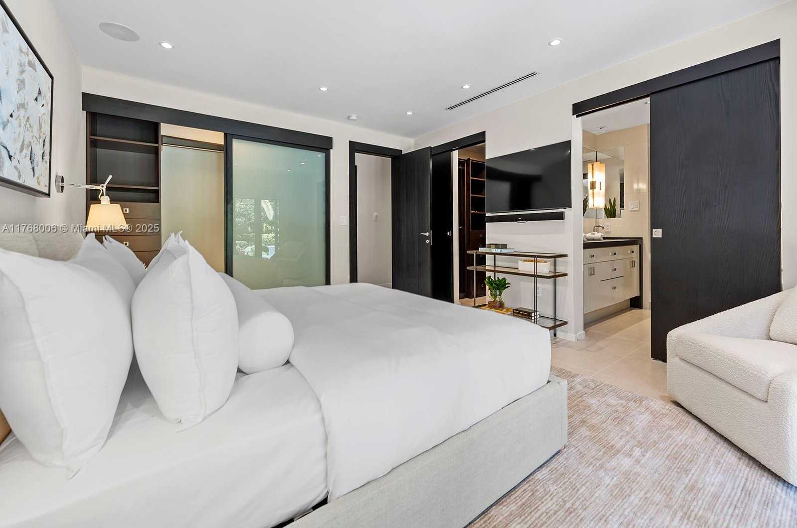 Small Image of 6401 SOUTH WEST 96TH ST, Pinecrest Number 34