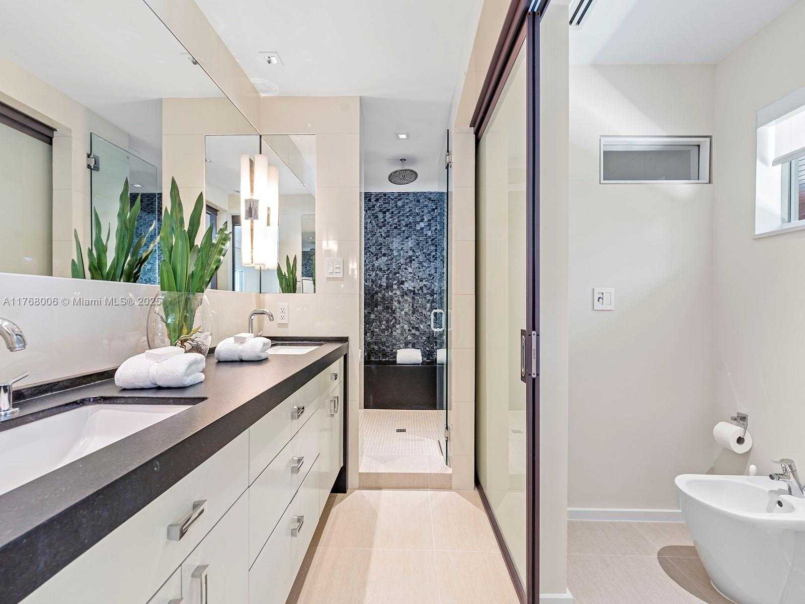 Small Image of 6401 SOUTH WEST 96TH ST, Pinecrest Number 35