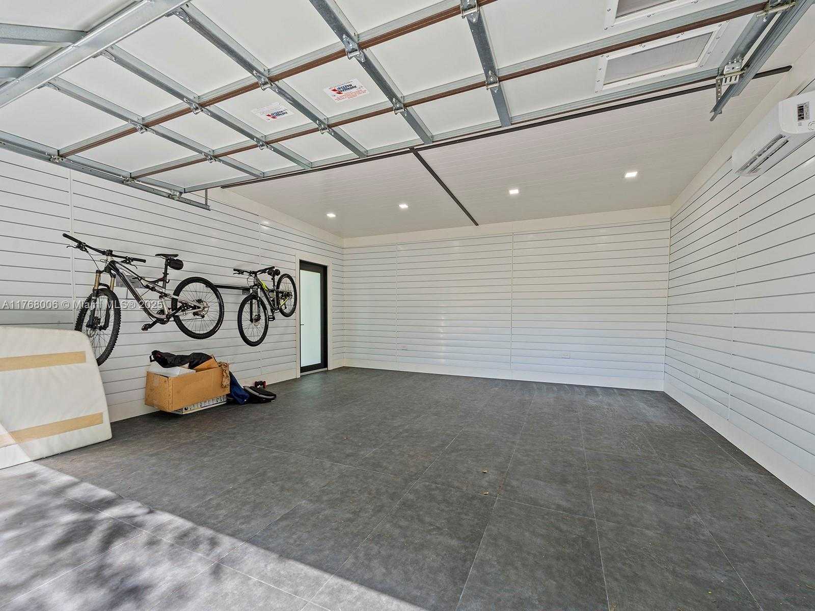 Small Image of 6401 SOUTH WEST 96TH ST, Pinecrest Number 58