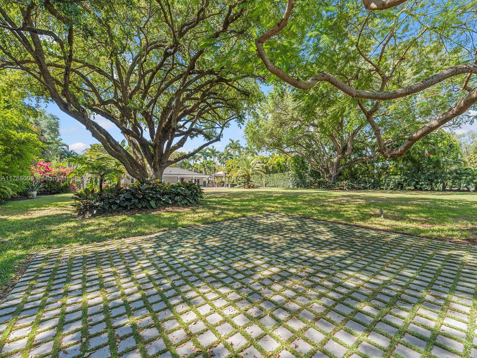 Small Image of 6401 SOUTH WEST 96TH ST, Pinecrest Number 61