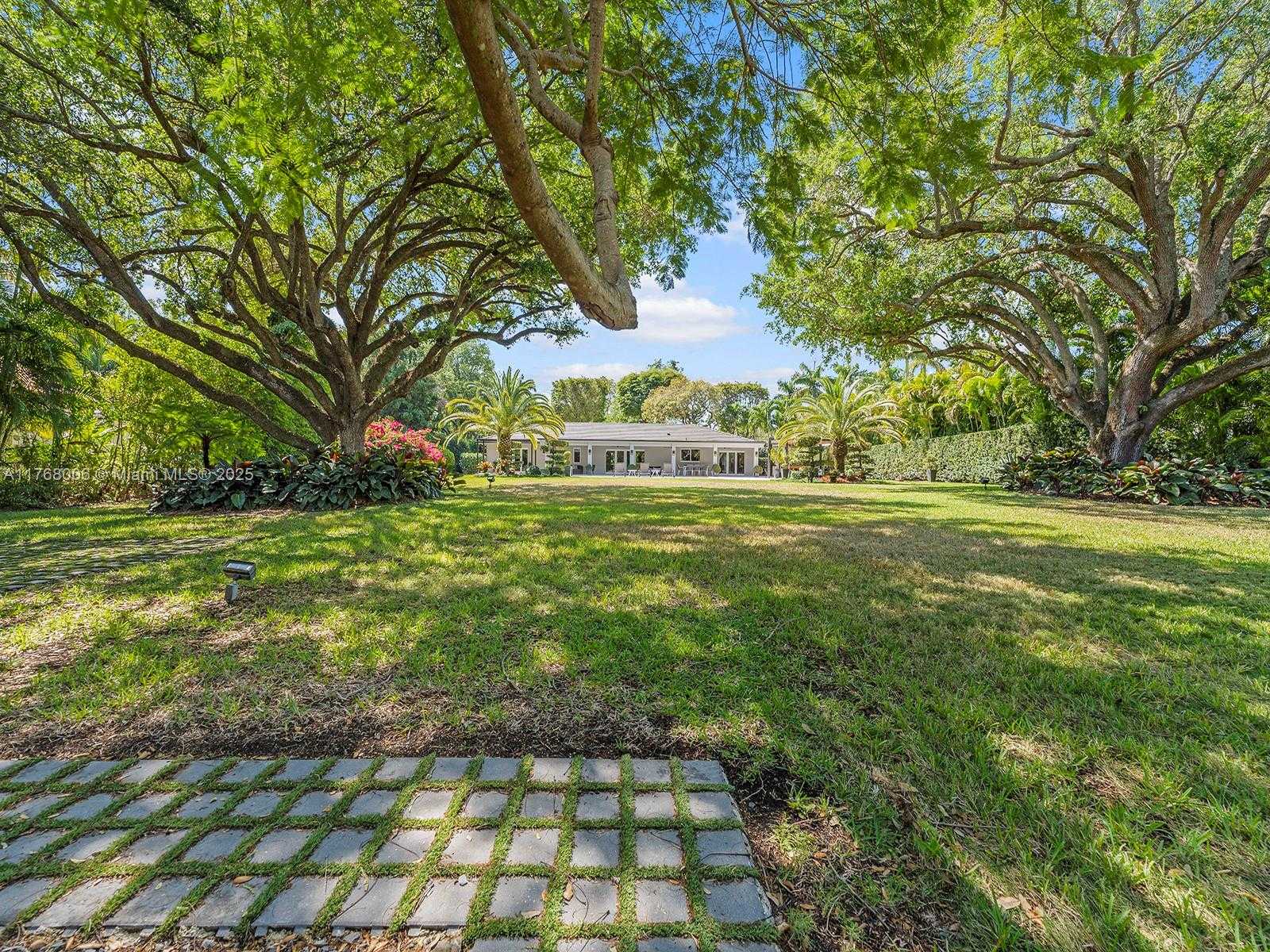 Small Image of 6401 SOUTH WEST 96TH ST, Pinecrest Number 62