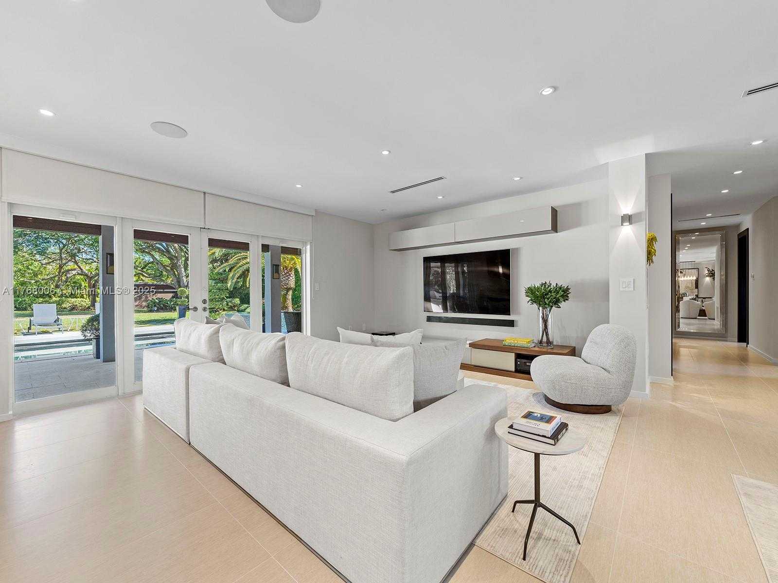 Small Image of 6401 SOUTH WEST 96TH ST, Pinecrest Number 9
