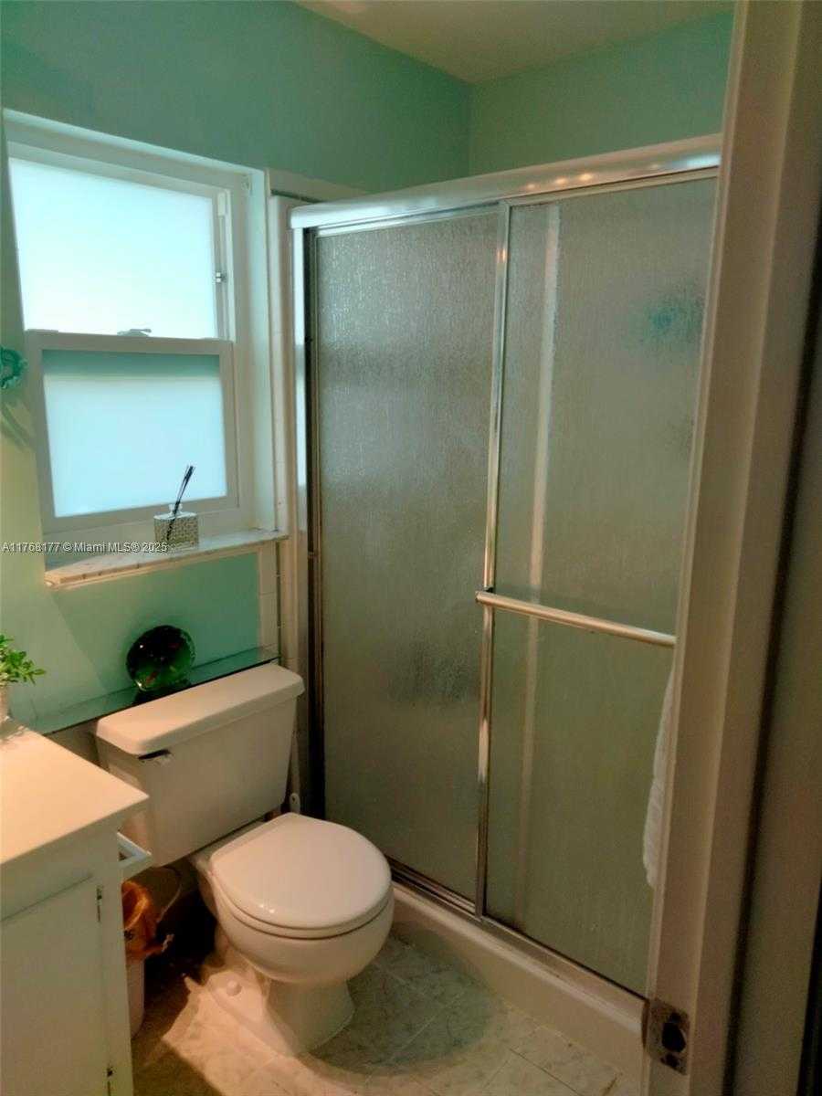Small Image of 410 SOUTH WEST NATURA AVENUE, Deerfield Beach Number 13