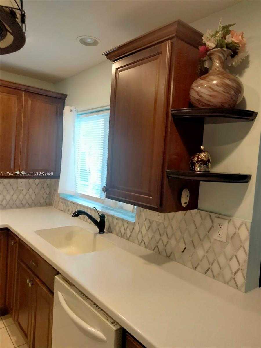 Small Image of 410 SOUTH WEST NATURA AVENUE, Deerfield Beach Number 23