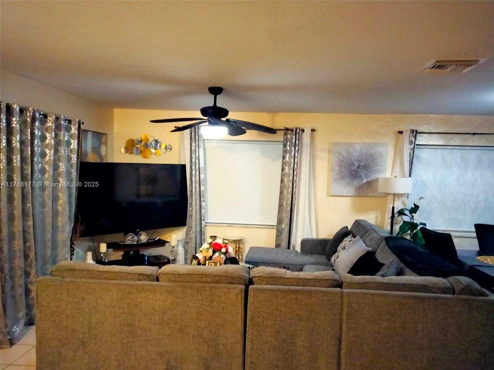 Small Image of 410 SOUTH WEST NATURA AVENUE, Deerfield Beach Number 25