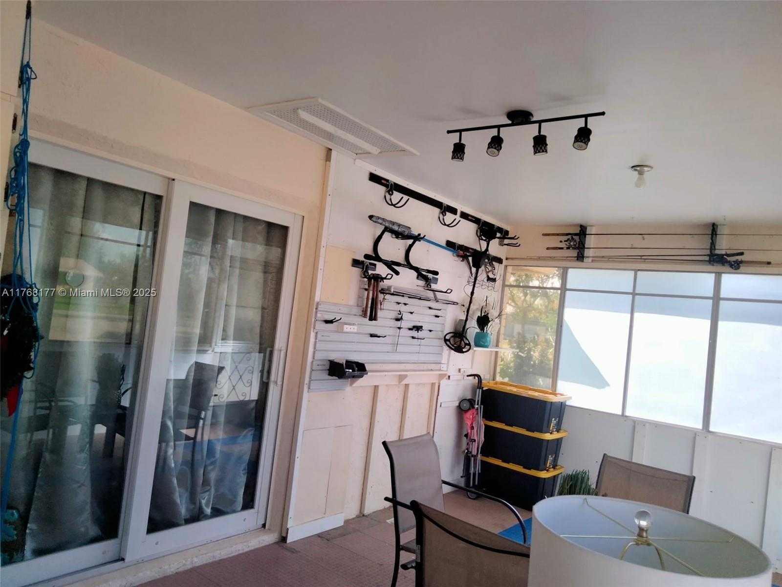 Small Image of 410 SOUTH WEST NATURA AVENUE, Deerfield Beach Number 28