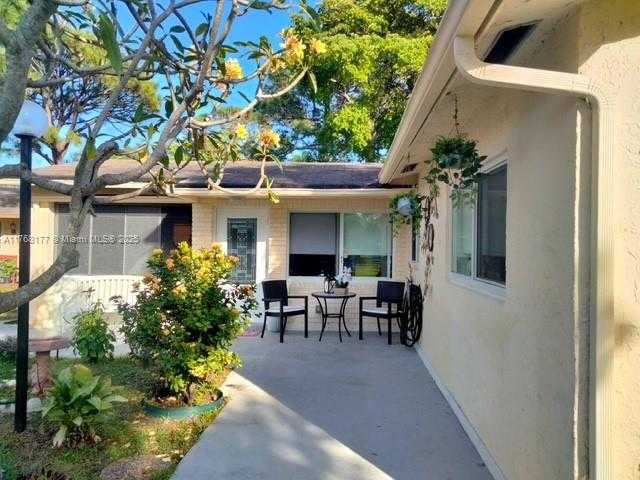 Small Image of 410 SOUTH WEST NATURA AVENUE, Deerfield Beach Number 3
