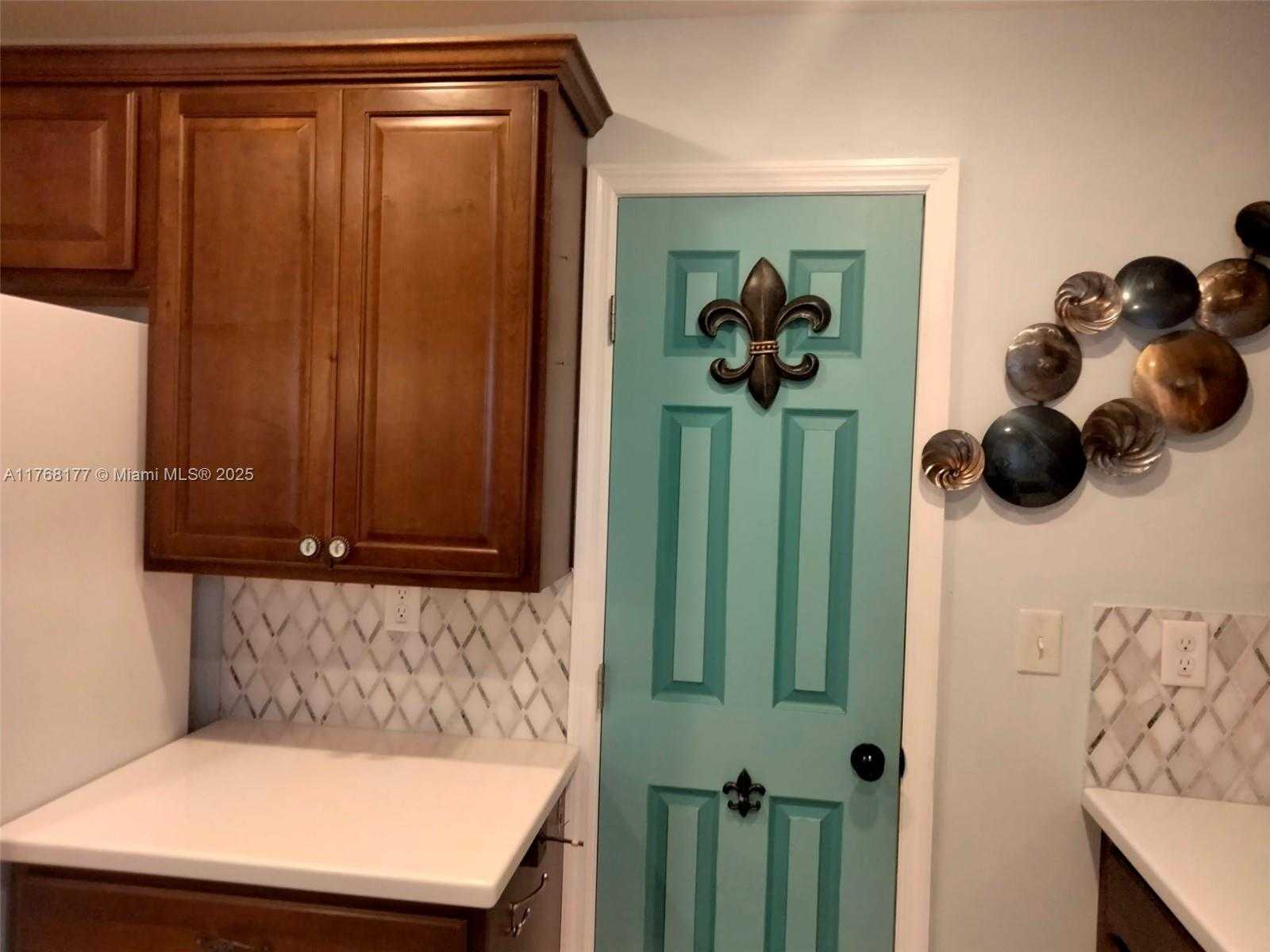 Small Image of 410 SOUTH WEST NATURA AVENUE, Deerfield Beach Number 5