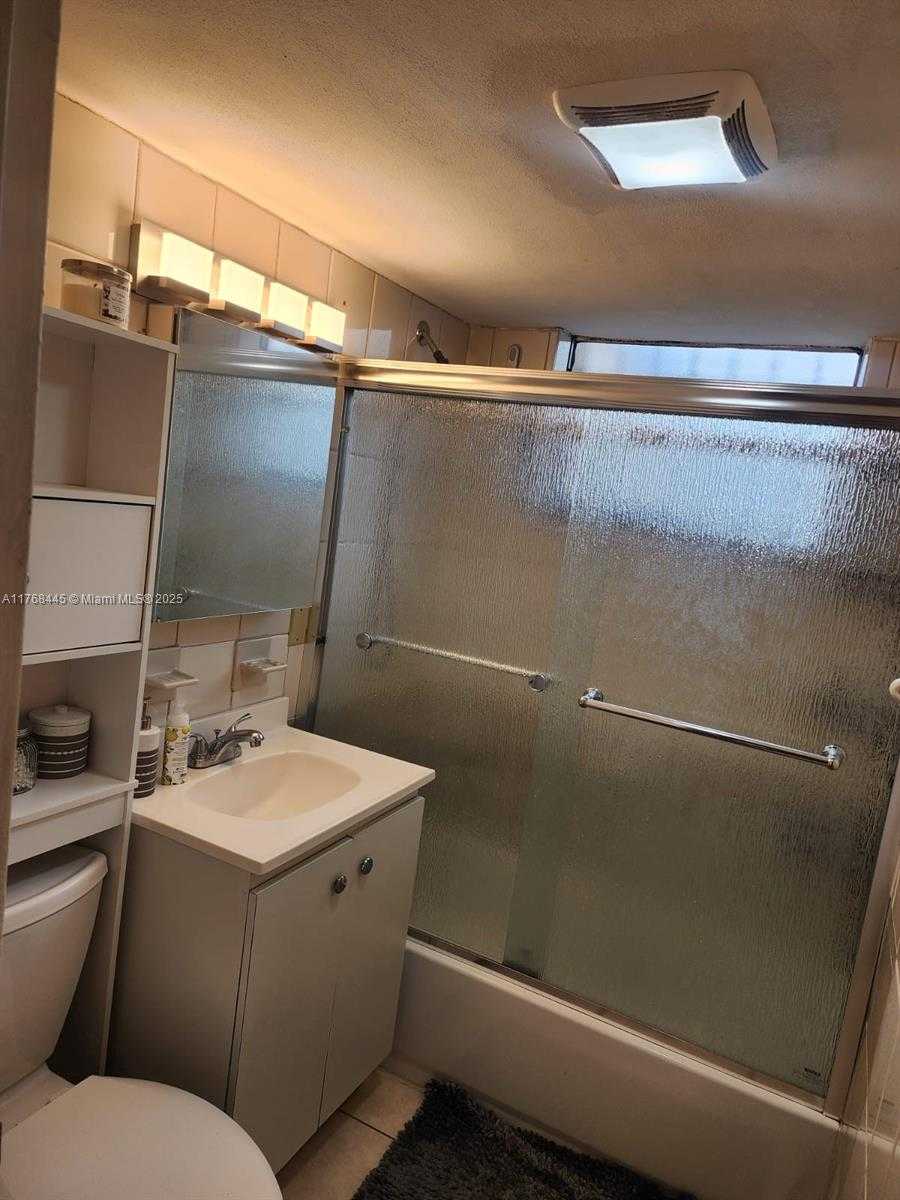 Small Image of 2637 NORTH WEST 7TH ST, Pompano Beach Number 10