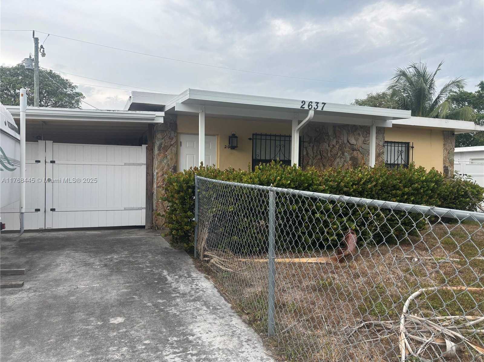 Small Image of 2637 NORTH WEST 7TH ST, Pompano Beach Number 2