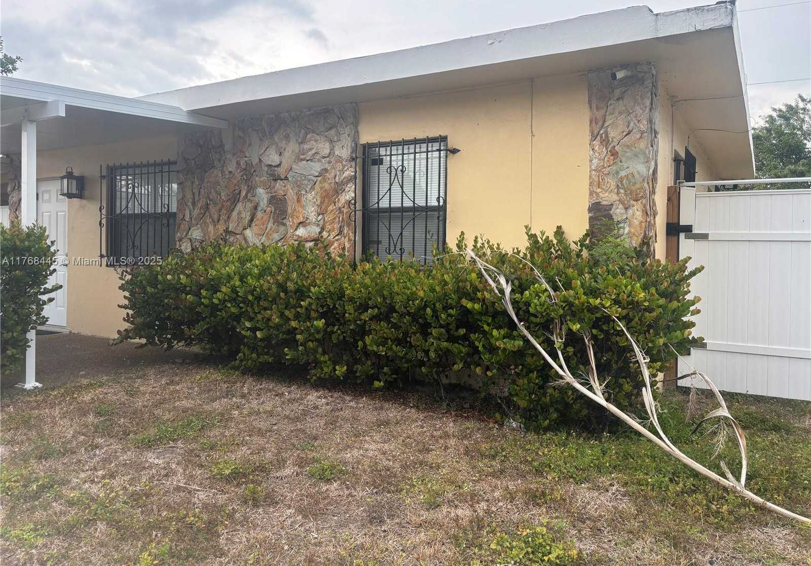 Small Image of 2637 NORTH WEST 7TH ST, Pompano Beach Number 3