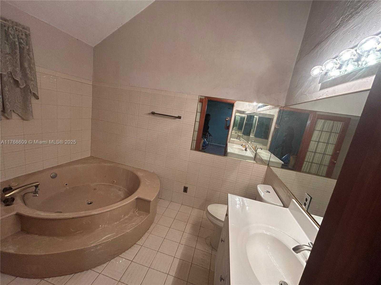 Small Image of 5416 FLAGLER ST, Hollywood Number 8