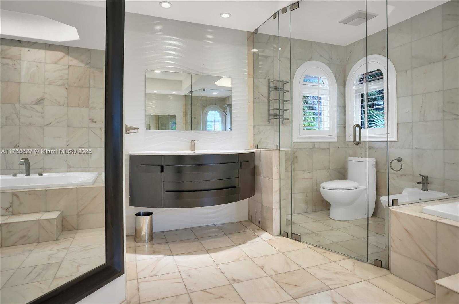 Small Image of 2115 COUNTRY CLUB PRADO, Coral Gables Number 11