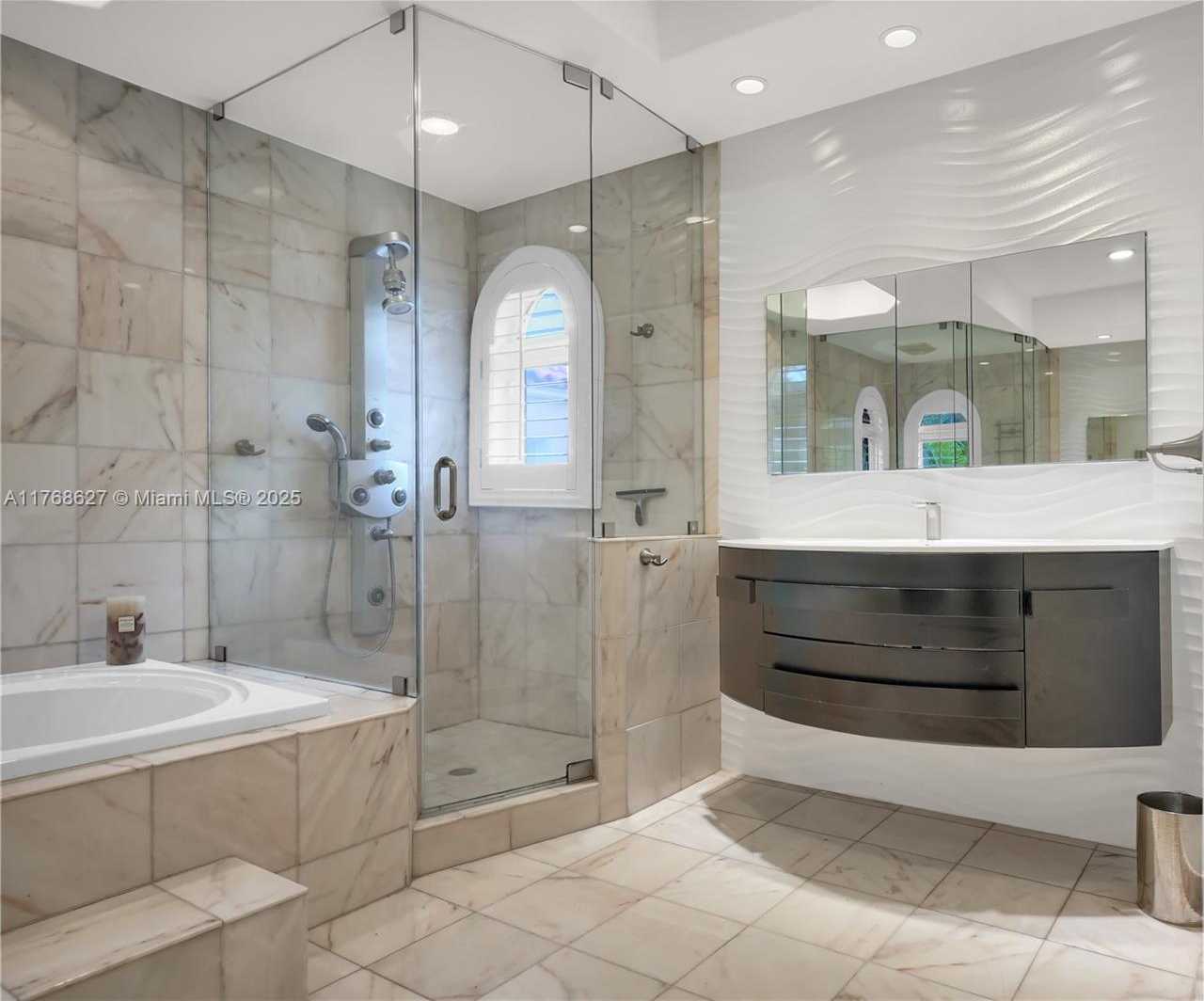 Small Image of 2115 COUNTRY CLUB PRADO, Coral Gables Number 12