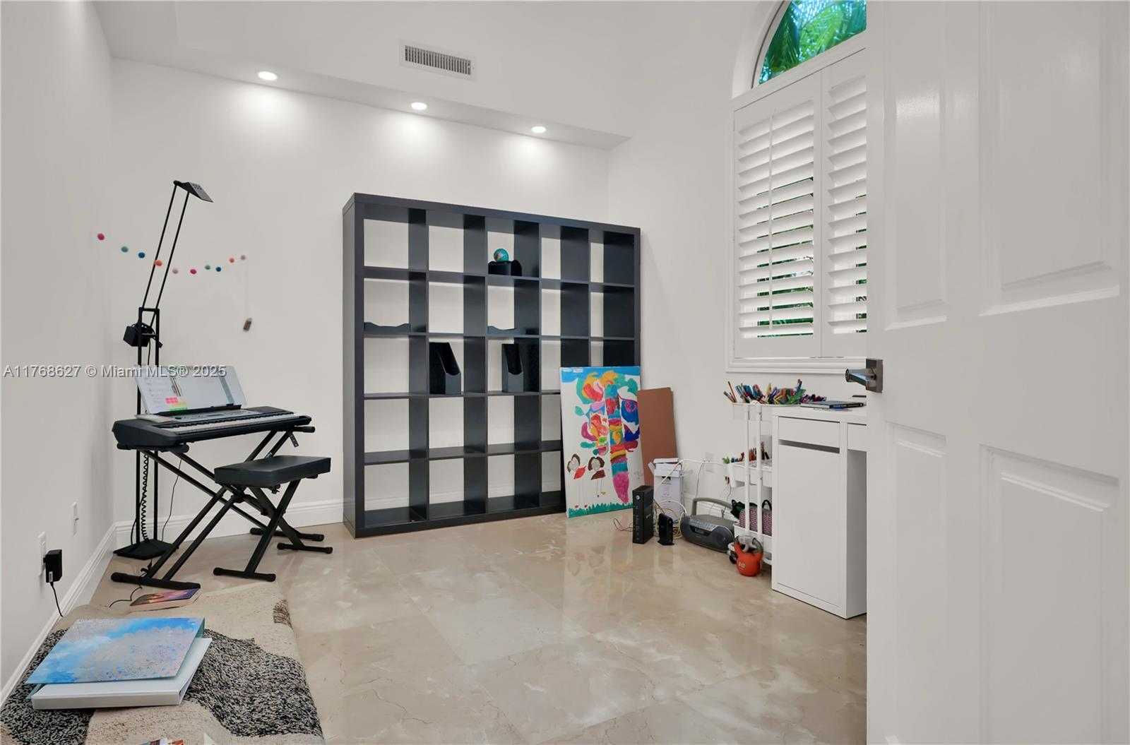 Small Image of 2115 COUNTRY CLUB PRADO, Coral Gables Number 17