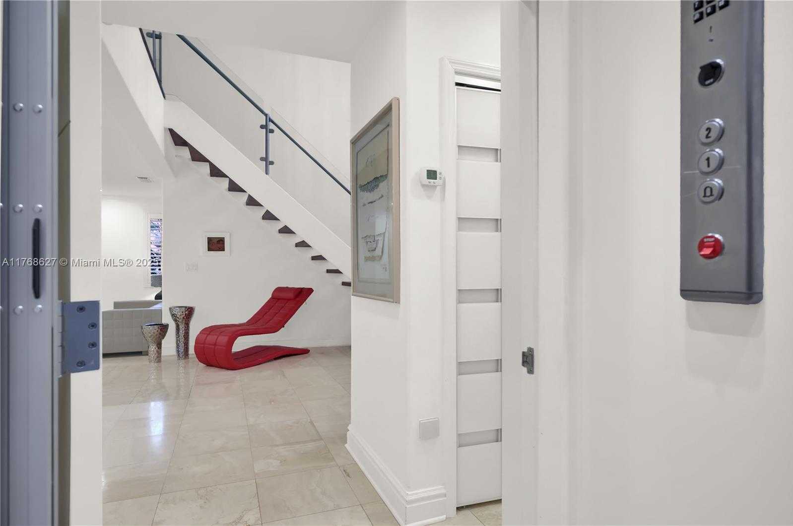 Small Image of 2115 COUNTRY CLUB PRADO, Coral Gables Number 26