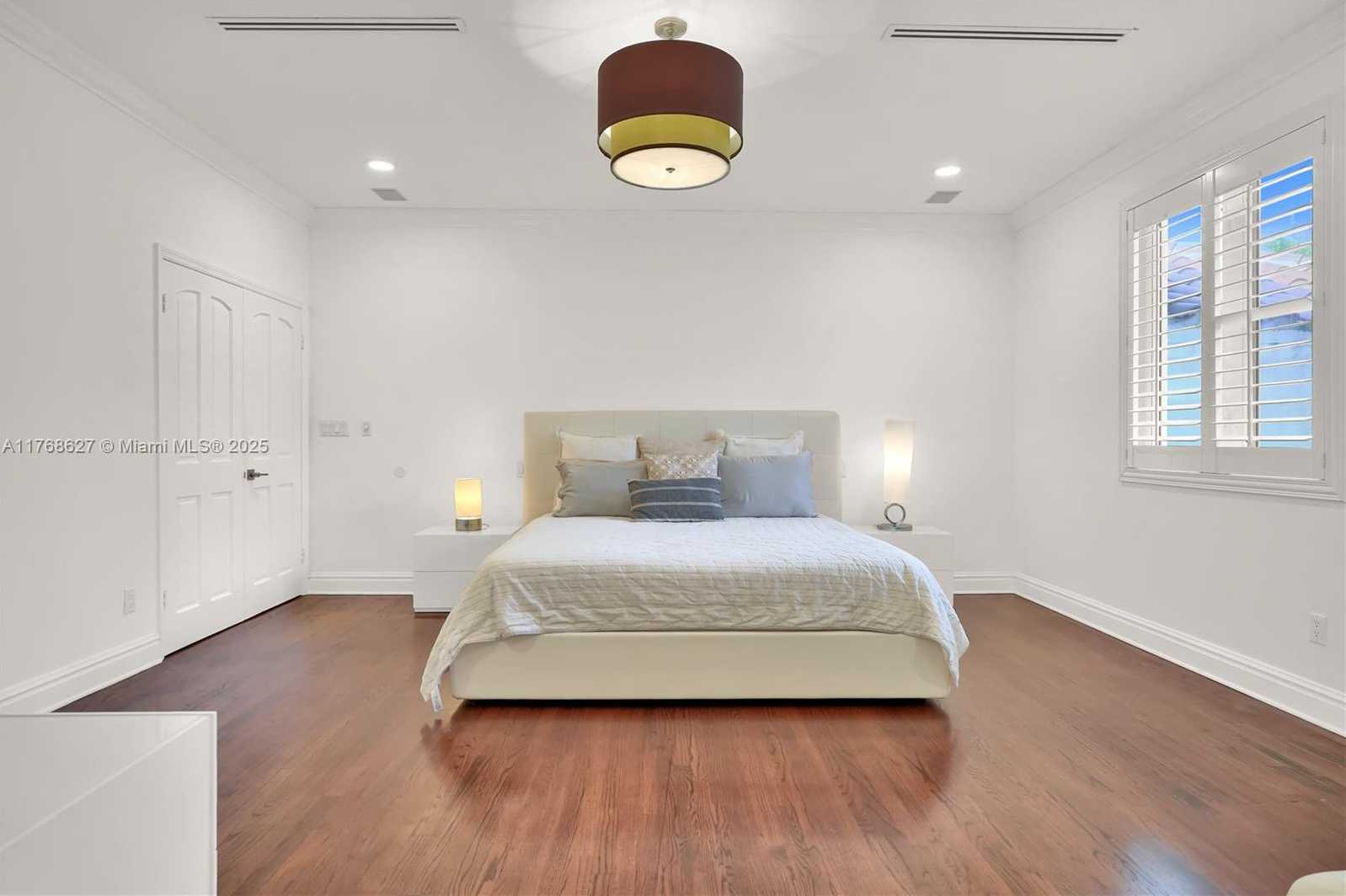 Small Image of 2115 COUNTRY CLUB PRADO, Coral Gables Number 27