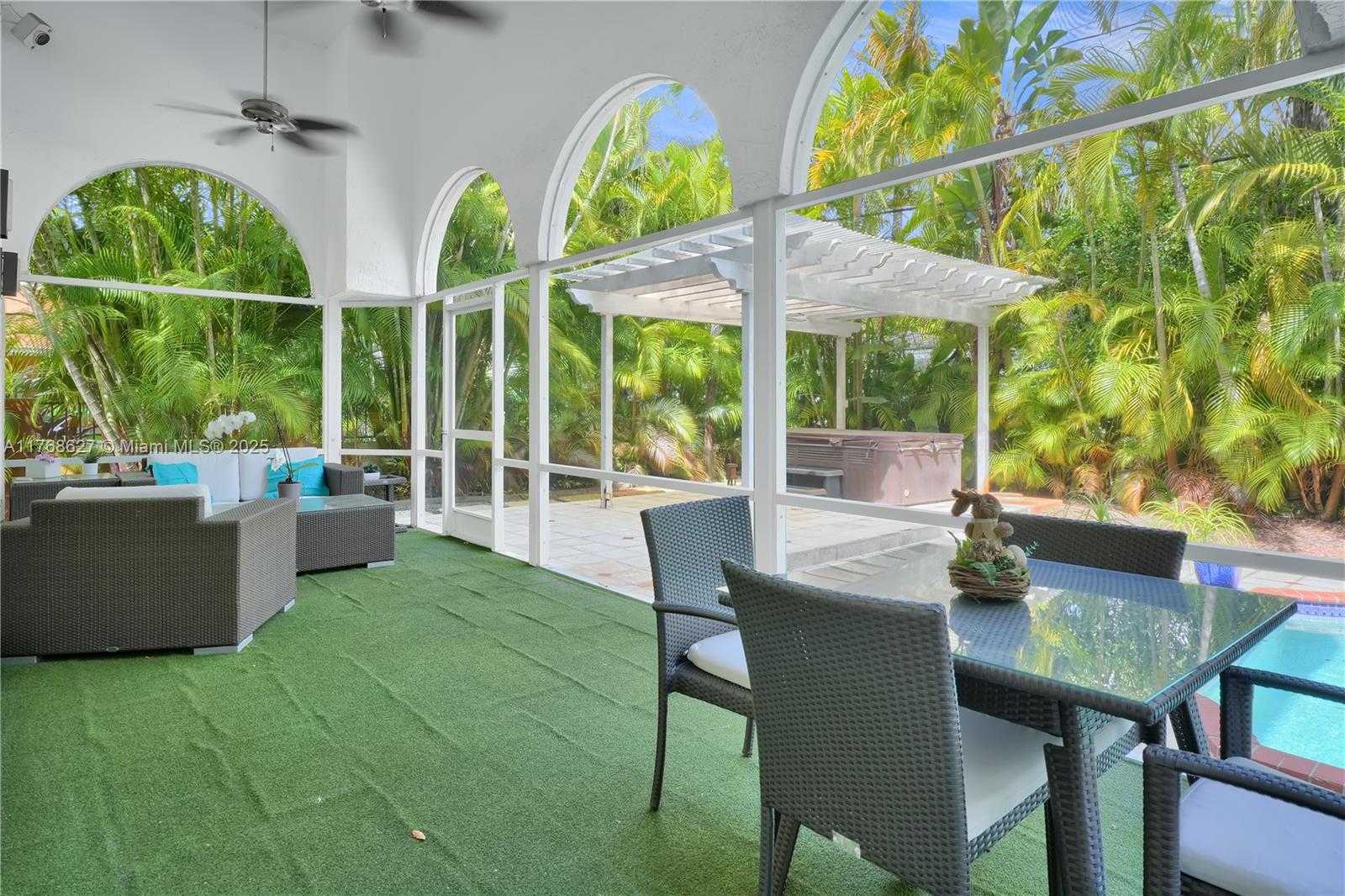Small Image of 2115 COUNTRY CLUB PRADO, Coral Gables Number 31