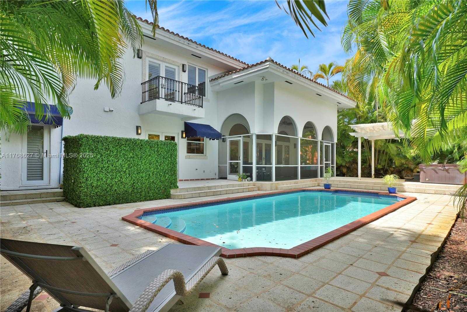 Small Image of 2115 COUNTRY CLUB PRADO, Coral Gables Number 34