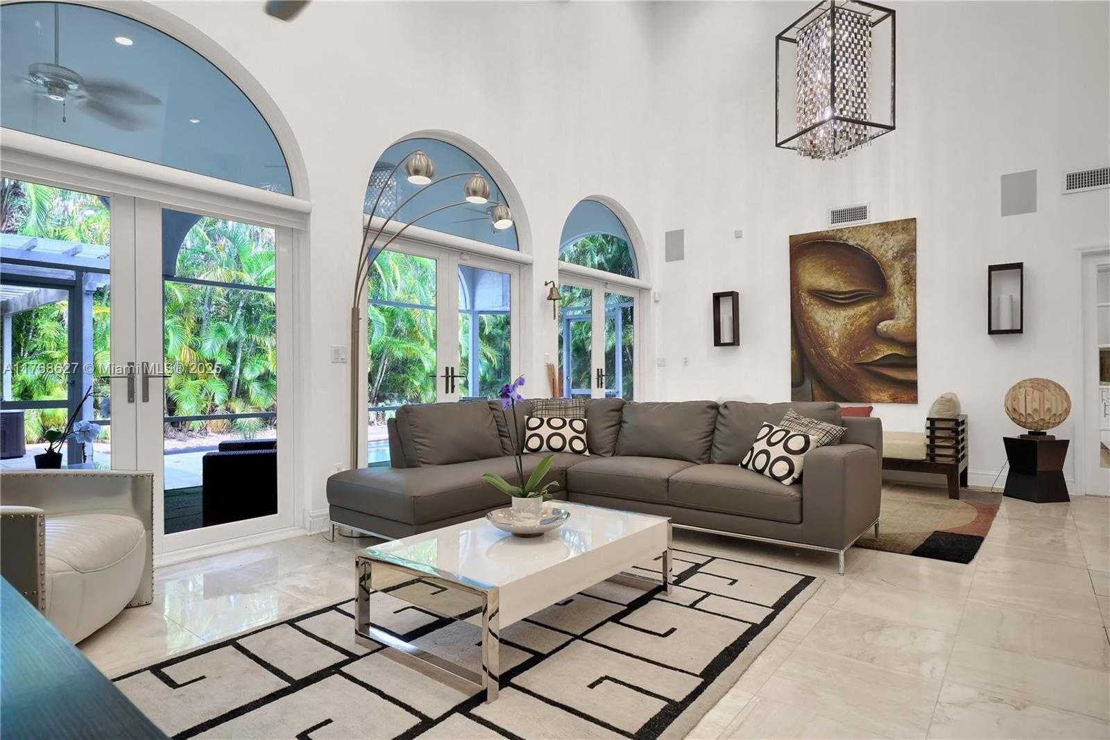 Small Image of 2115 COUNTRY CLUB PRADO, Coral Gables Number 4