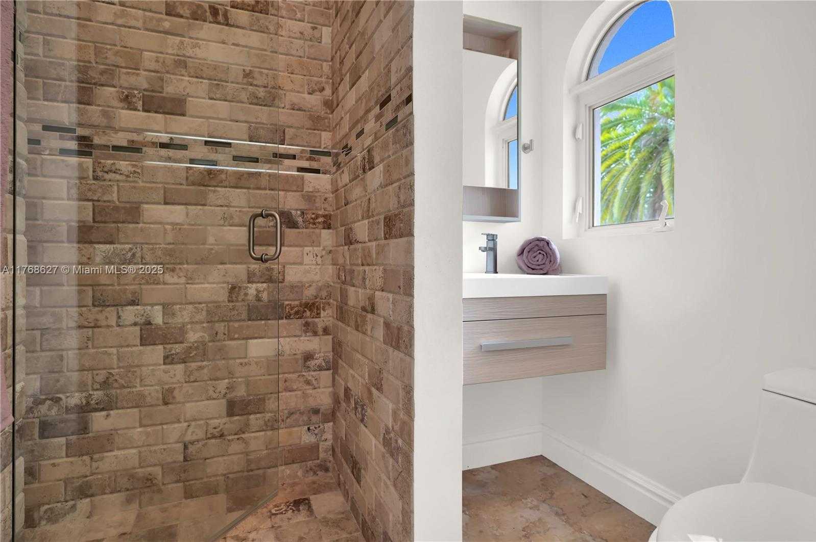 Small Image of 2115 COUNTRY CLUB PRADO, Coral Gables Number 46