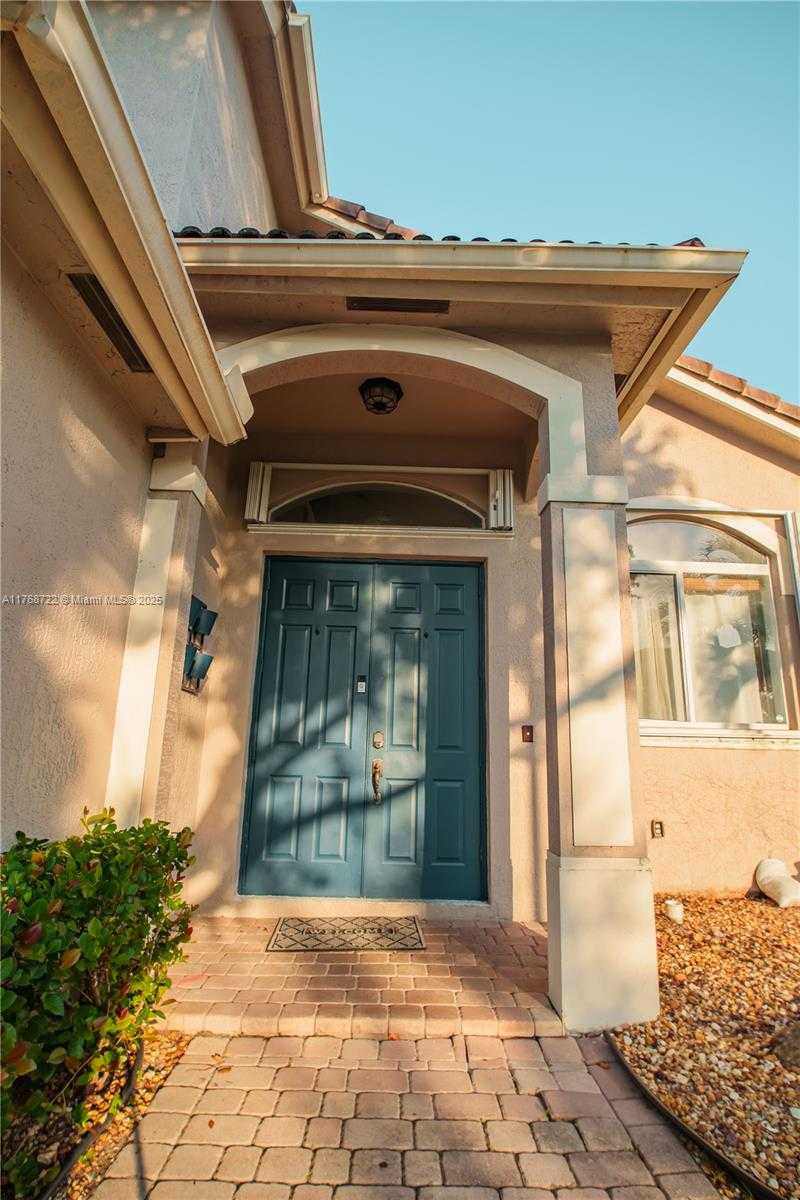 Small Image of 1861 SE 19TH AVE, Homestead Number 2